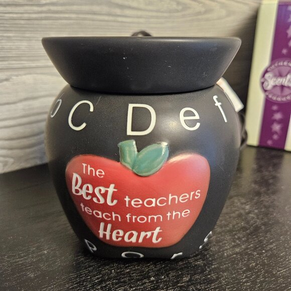 New Retired Scentsy Warmer ABCs Best Teachers Teach From The Heart Mid-Size - Picture 1 of 6